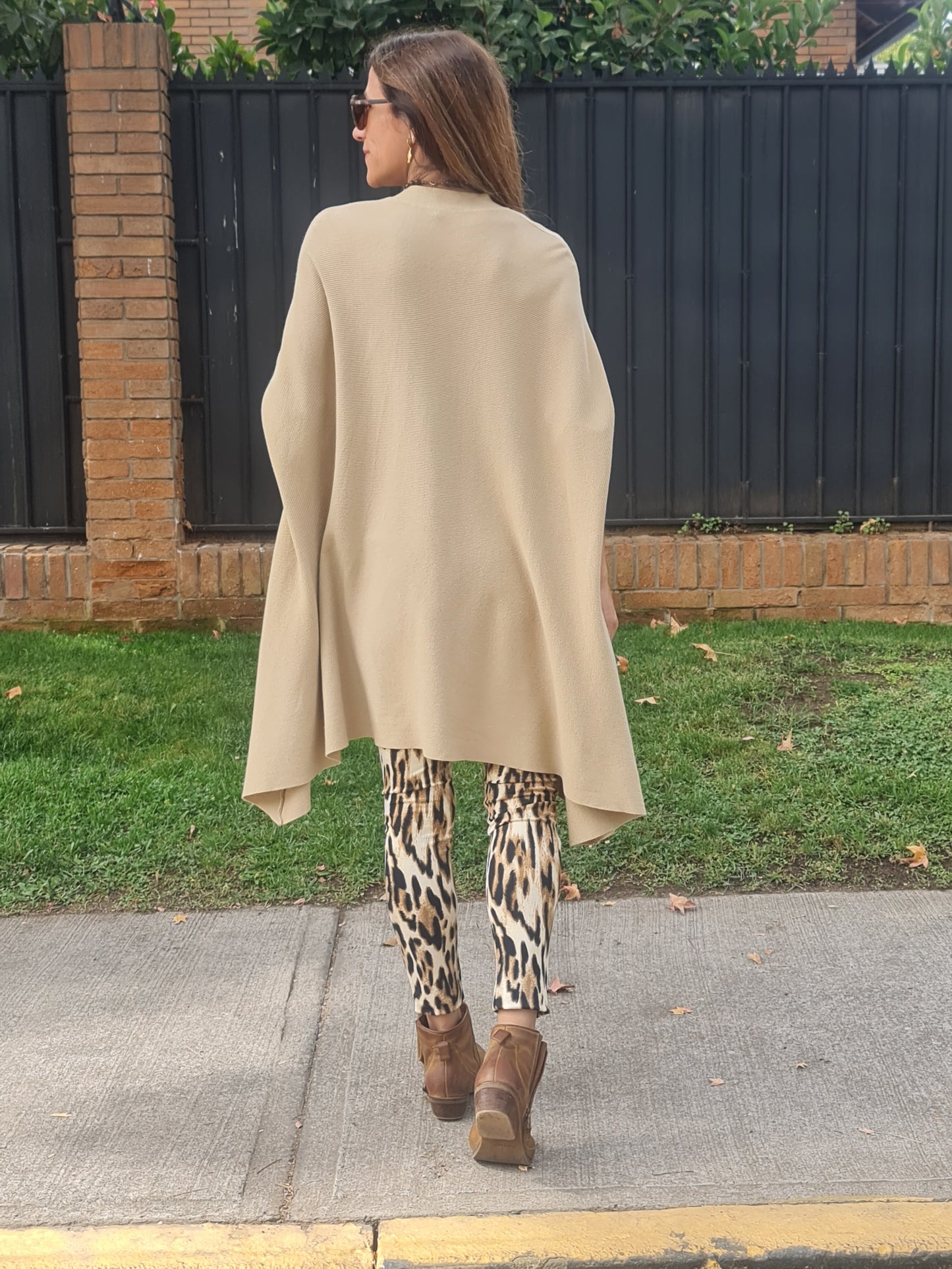 SWEATER TOPACIA CAMEL - 55% DCTO