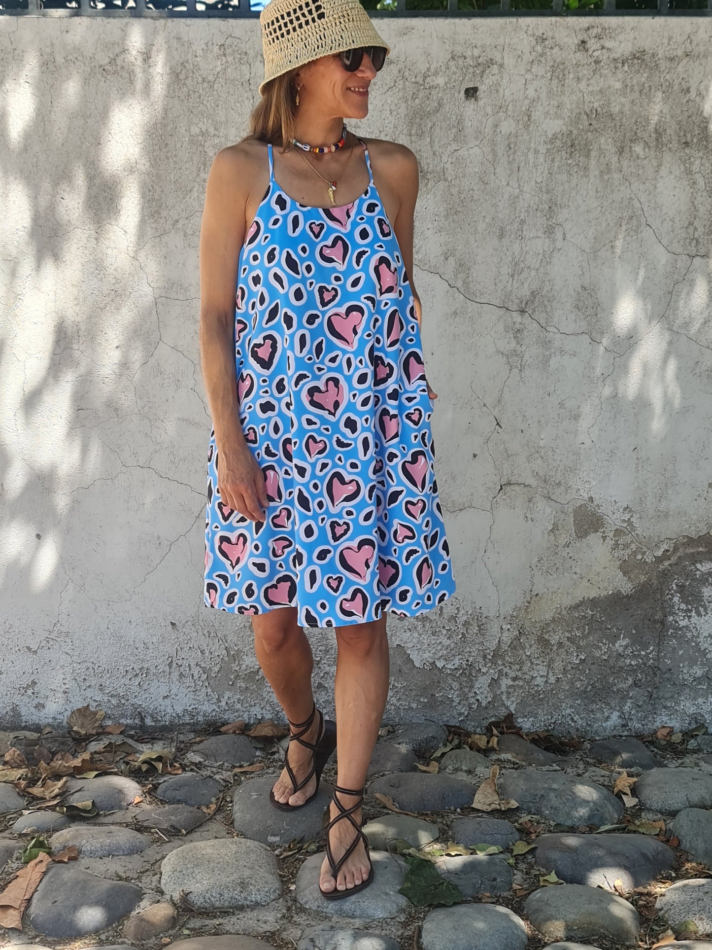 VESTIDO CORAZONES CELESTE -60% DCTO.