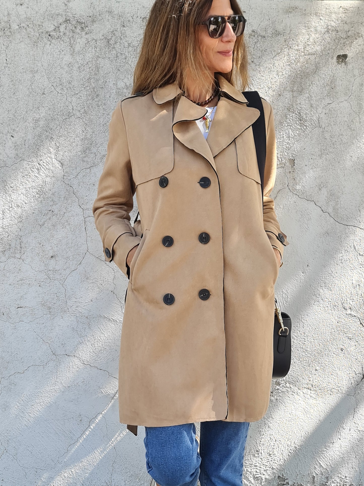 TRENCH DE GAMUZA CAMEL -20% DCTO.