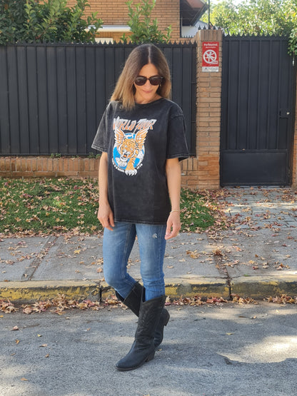 Polera Worl Tour Negra Gastado -50% D