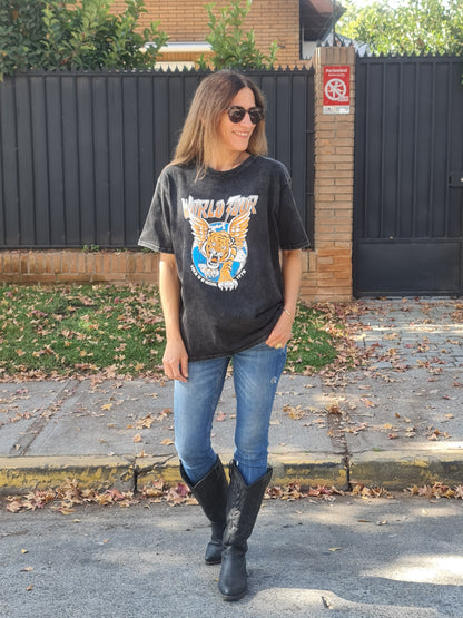 Polera Worl Tour Negra Gastado -50% D