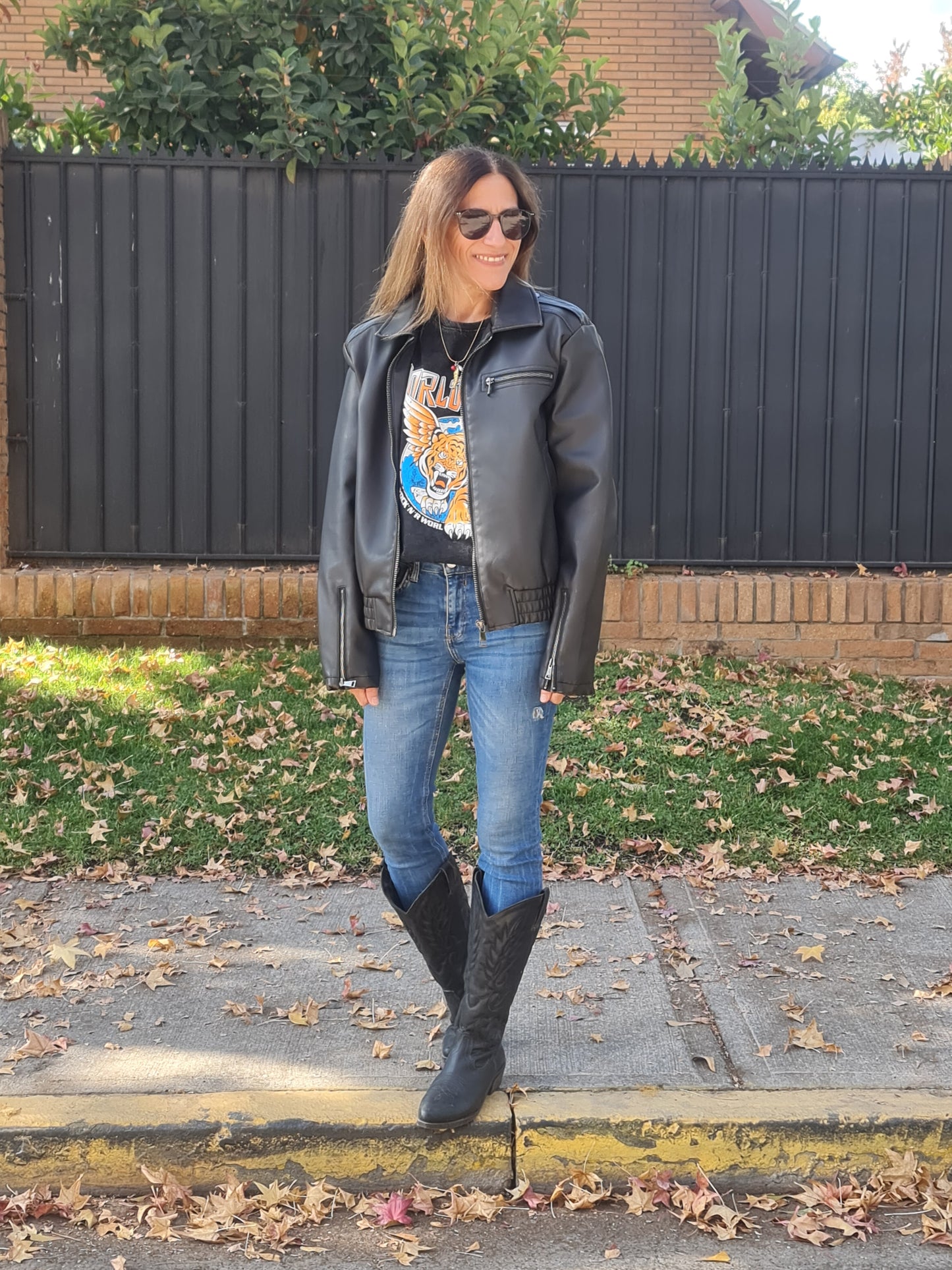 CHAQUETA ECO CUERO CAFE OSCURO -60% DE DCTO.