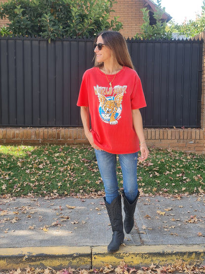 Polera Worl Tour Roja Gastado -50% DCTO.