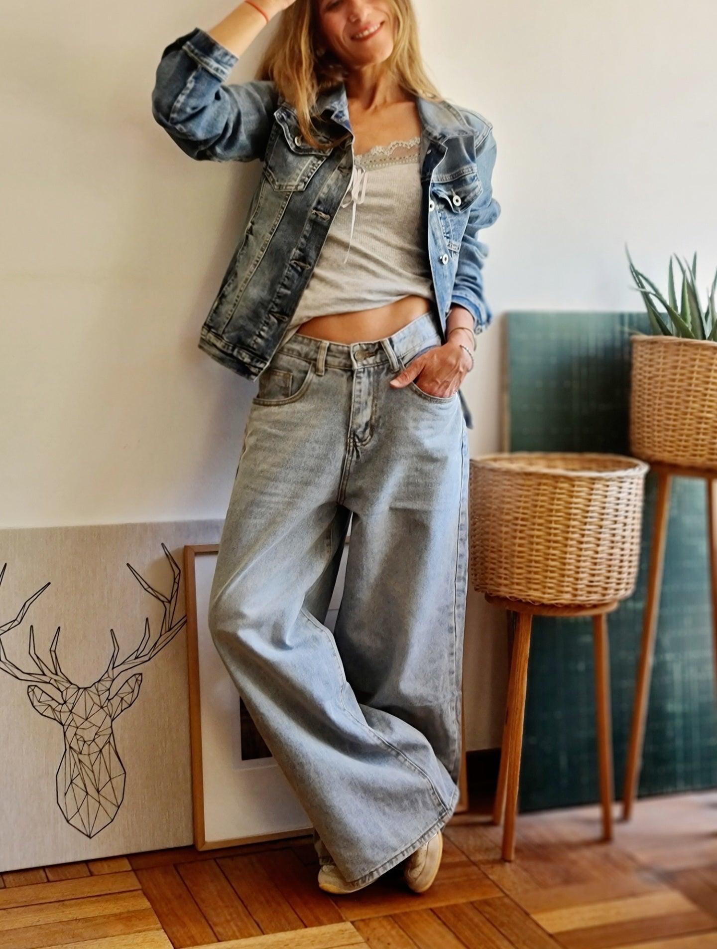 CHAQUETA DE JEANS AZUL GASTADO. - Quemepongo