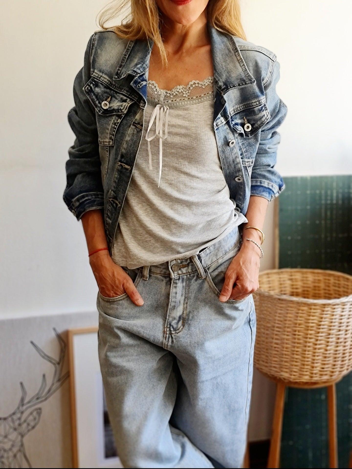CHAQUETA DE JEANS AZUL GASTADO. - Quemepongo