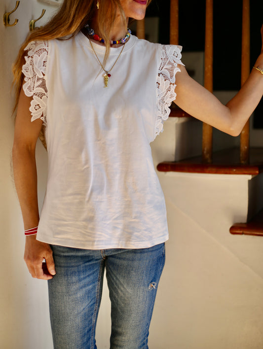 POLERA AZUCENA BLANCA-45%DCTO.