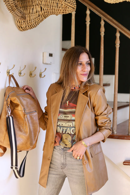 BLAZER ECO CUERO CAMEL -50% DCTO.