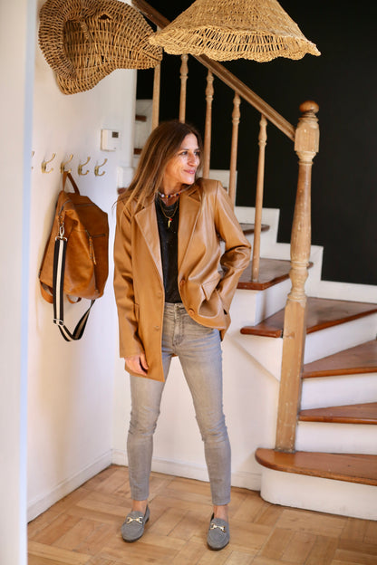 BLAZER ECO CUERO CAMEL -50% DCTO.