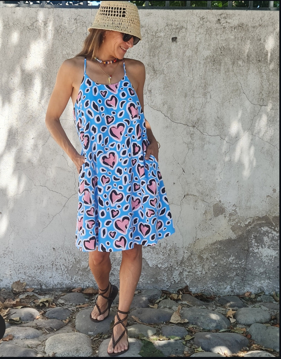 VESTIDO CORAZONES CELESTE -60% DCTO.