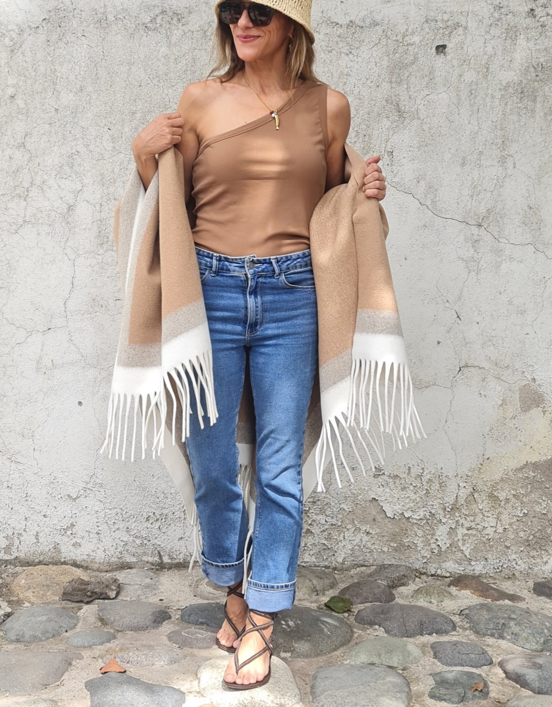 PONCHO ESTELA CAMEL -40% DCTO