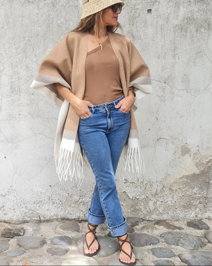 PONCHO ESTELA CAMEL -40% DCTO