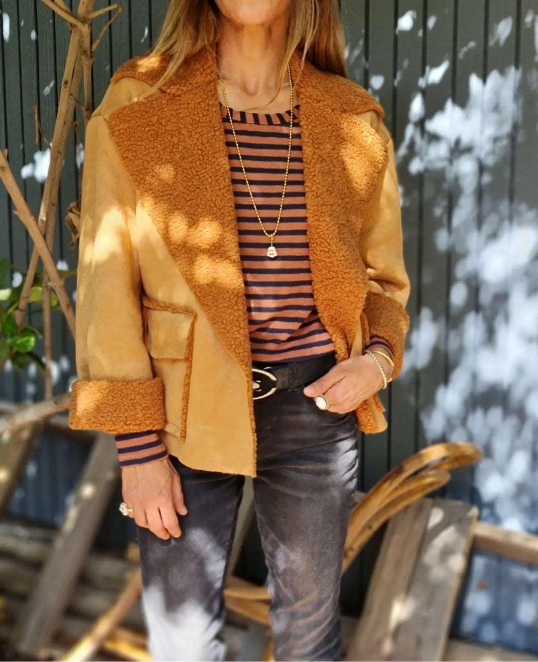 CHAQUETA GAMUZA CHIPORRO CAMEL -35% DE DCTO. - Quemepongo